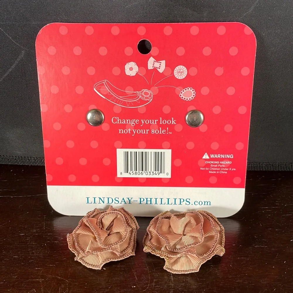 Two Pair of Lindsay Phillips Snaps: square in beige and clear, round in … - Picture 2 of 3